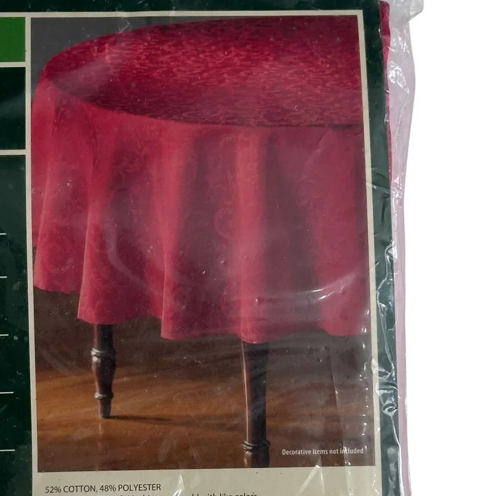 Holiday Time‎ Red Fabric Tablecloth Round 70